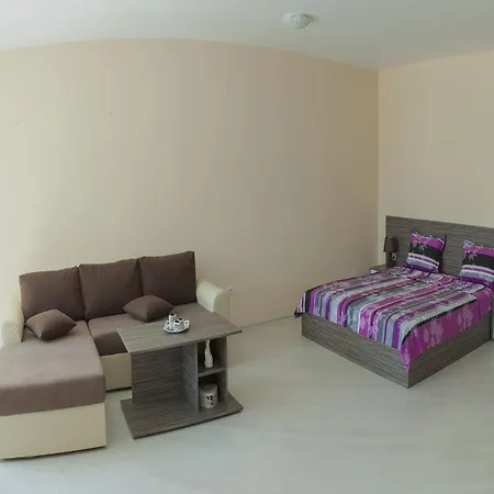 Aparthotel Mirena Rose Garden Family Studio